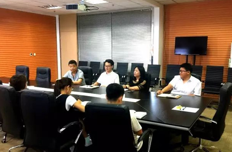 Yixin Trade Department was established in August.